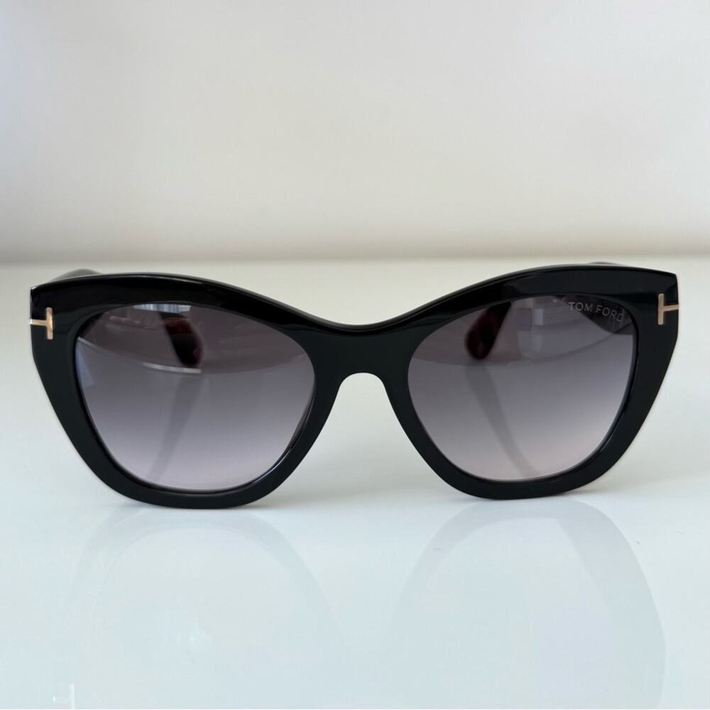 NEW!!! Tom Ford Cara TF940 05B women sunglasses Authentic